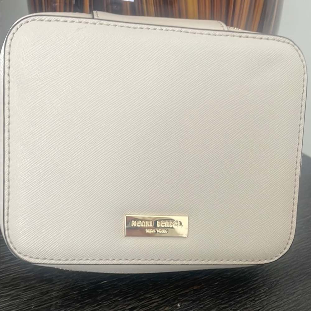henri bendel Ivory Cosmetic Case with Gold Logo Plate